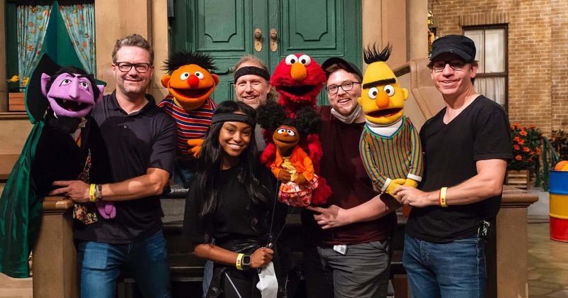 Το Sesame Street προσλαμβάνει την πρώτη μαύρη γυναίκα κουκλοπαίκτρια