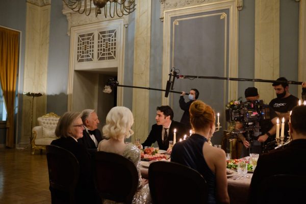 Maestro: Ανακαλύψτε αποκλειστικά στο in το τραγούδι που ντύνει τη νέα σειρά του Παπακαλιάτη