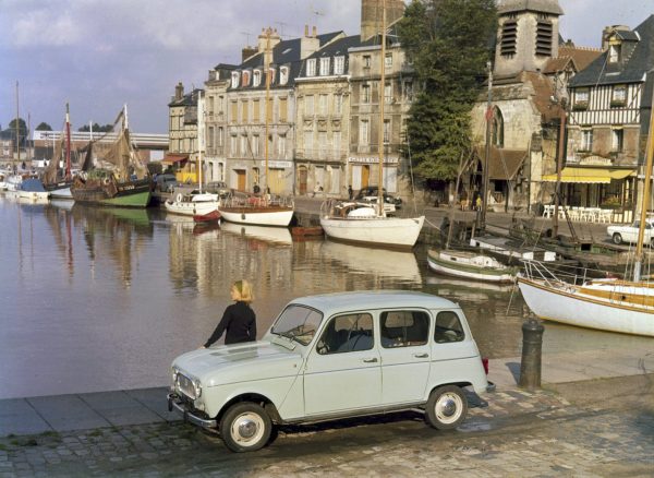 Η Renault με το 4, το 5…  και συνολικά έξι νέα μοντέλα στην έκθεση του Παρισιού