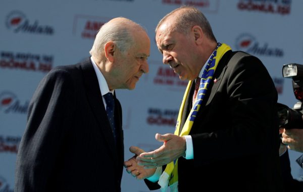 Εκτός ελέγχου ο Μπαχτσελί: «Η Ελλάδα θα ξεπληρώσει τις παρενοχλήσεις με αίμα»