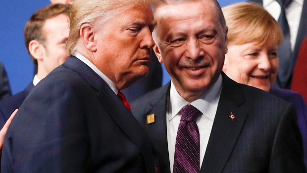 Έρμαιο των παιχνιδιών του Ερντογάν ο Τραμπ: Πώς η Τουρκία χειραγωγούσε την κυβέρνηση των ΗΠΑ