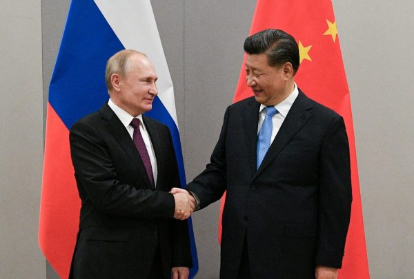 Ουκρανία: Ο Πούτιν συναντήθηκε με τον Σι, χαιρέτισε την «ισορροπημένη» στάση του Πεκίνου