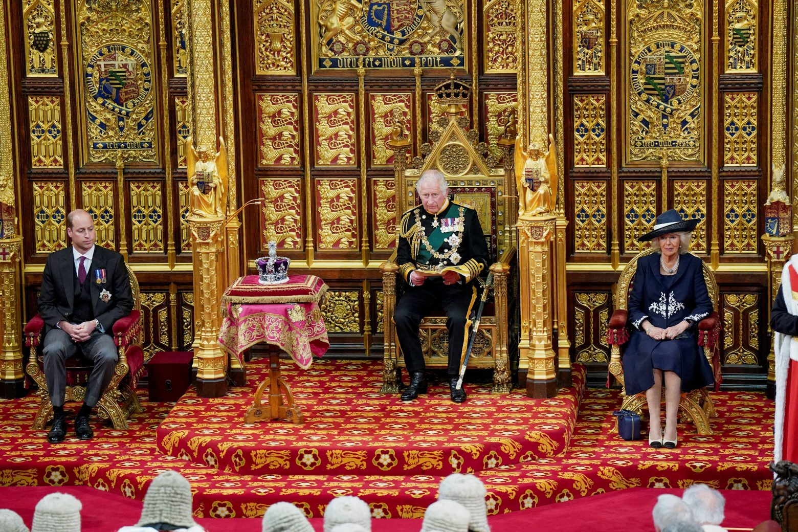 Κάρολος Γ': Το προφίλ του νέου βασιλιά της Βρετανίας - Τι λένε όσοι τον ξέρουν