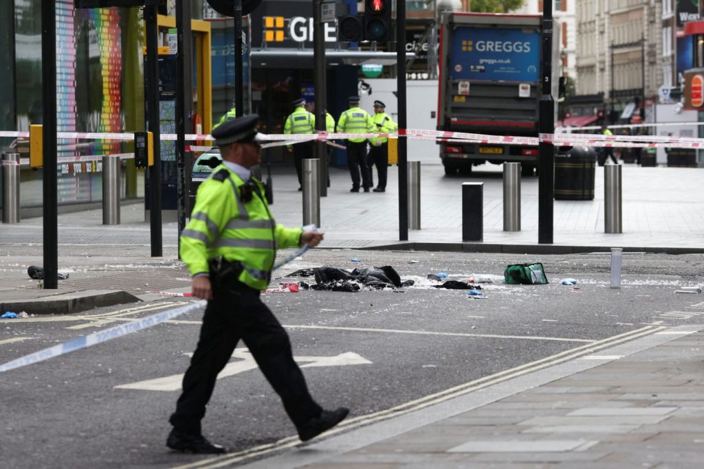 Βρετανία: Επίθεση με μαχαίρι στο κέντρο του Λονδίνου – Δύο αστυνομικοί στο νοσοκομείο