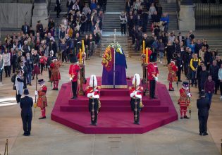 Βασίλισσα Ελισάβετ: Πώς διατηρούν την σορό της για τόσο καιρό;