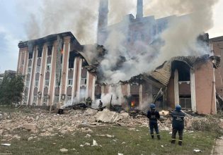 Ουκρανία: Η Ρωσία στοχεύει πολιτικούς στόχους μετά την οπισθοχώρηση