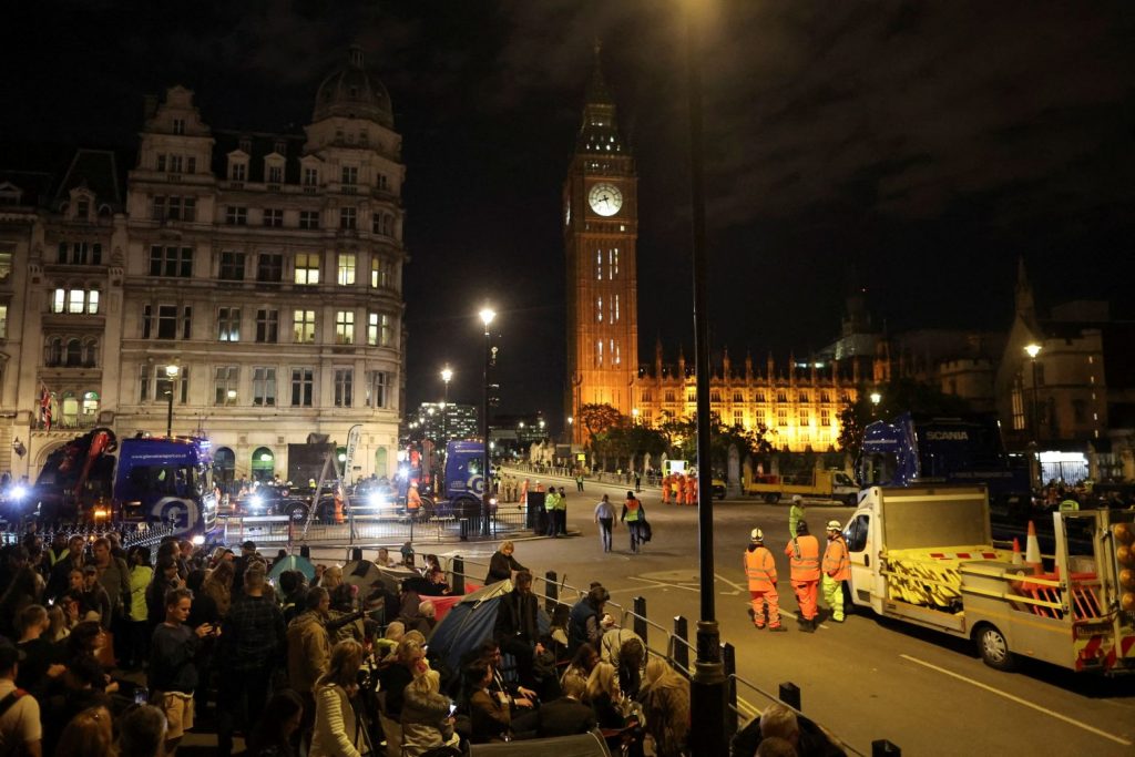 Βασίλισσα Ελισάβετ: Ενός λεπτού σιγή σε ολόκληρη τη Βρετανία