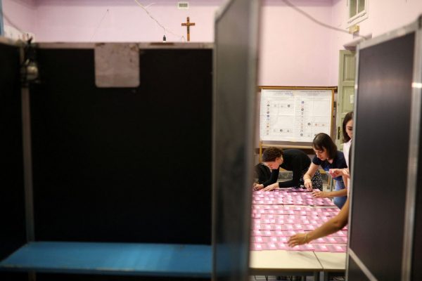 Εκλογές στην Ιταλία: Η Ευρώπη παρακολουθεί με κομμένη την ανάσα την ψήφο στην ακροδεξιά