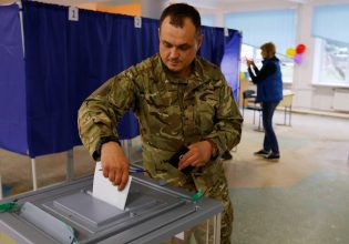 Ουκρανία: «Δεν θα αλλάξουν τίποτα» στις ενέργειες του Κιέβου τα δημοψηφίσματα