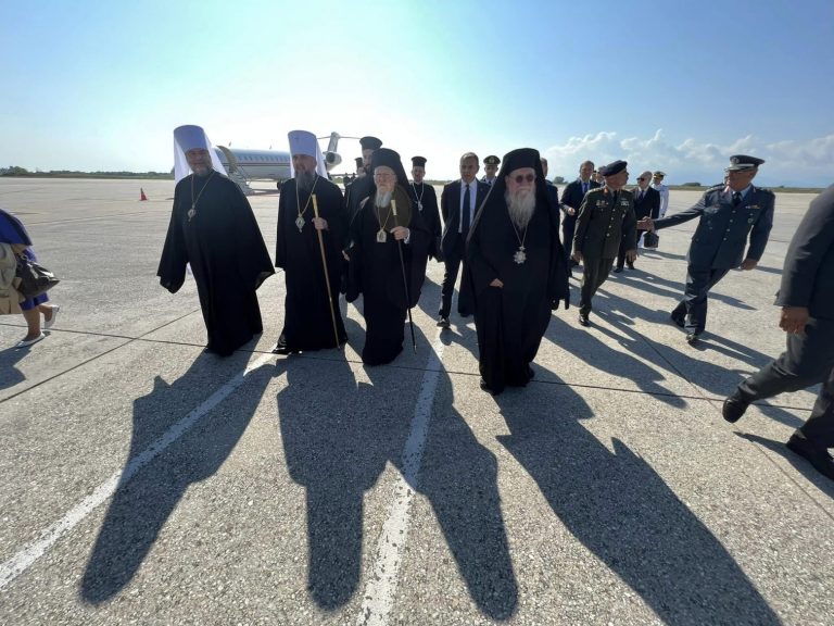 Καβάλα: Τον Οικουμενικό Πατριάρχη Βαρθολομαίο υποδέχθηκε ο υπουργός Άμυνας