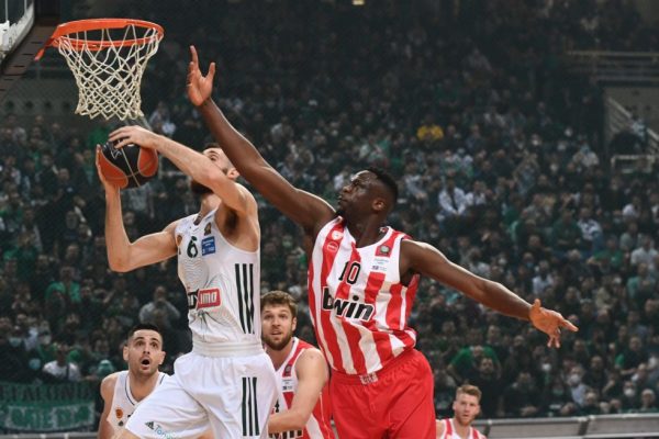 Τζάμπολ με… τίτλο