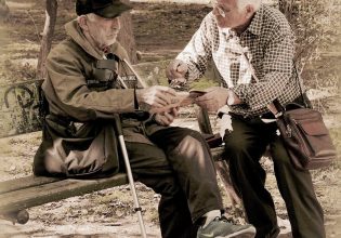 Πάνω από τους μισούς καρκίνους εντοπίζονται σε άτομα άνω των 65 ετών