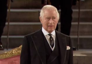 Κάρολος: Δάκρυσε στο «God Save the King» – Ο νέος εθνικός ύμνος της χώρας