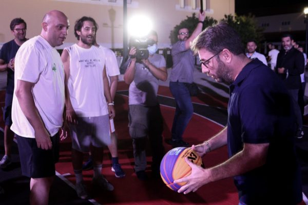 Νίκος Ανδρουλάκης: Ρήξη χιαστού από τον τραυματισμό του παίζοντας μπάσκετ στο Ζάππειο