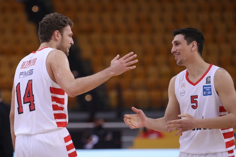 Επικό τρολάρισμα του Βεζένκοφ στον Λαρεντζάκη: Είσαι model material