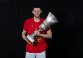 Παπανικολάου: «Να δουλέψουμε σκληρά για το νταμπλ»