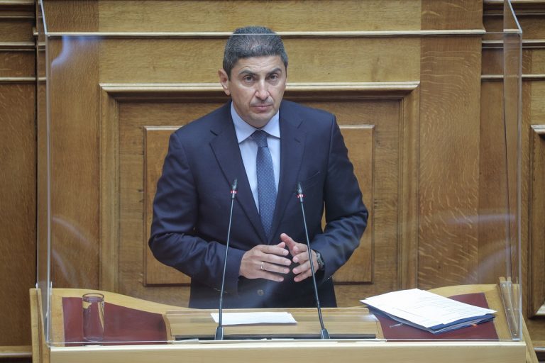 Αυγενάκης: «Με το Μητρώο νοικοκυρεύουμε το άναρχο αθλητικό τοπίο – Να απευθύνει αλλού τις απειλές της η ΕΠΟ»