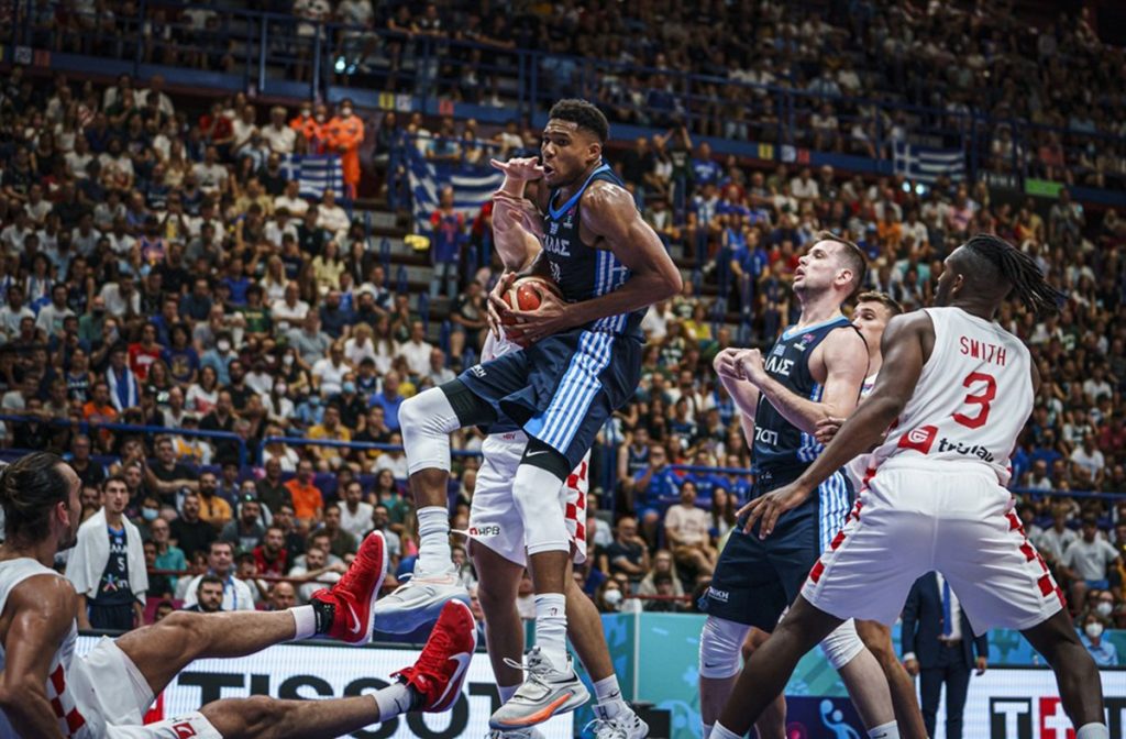 Η… εξωγήινη εμφάνιση του Γιάννη κόντρα στην Κροατία και το μαγικό τελευταίο του λεπτό στο ματς