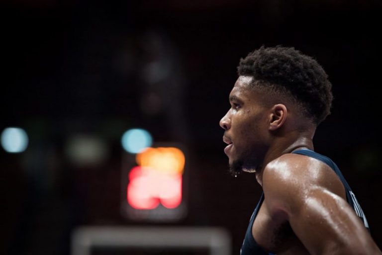 Κροατία – Ελλάδα: Τρομερό «STOP» του Γιάννη στον Μπογκντάνοβιτς