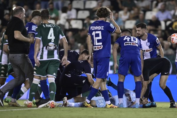 Η σφοδρή σύγκρουση του Αϊτόρ με τον Σούλη – Αποχώρησε με φορείο ο τερματοφύλακας του ΠΑΣ (vids)