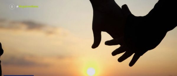 Παρένθετη μητέρα περιγράφει την εμπειρία της – Σε άνθιση ο «αναπαραγωγικός τουρισμός»