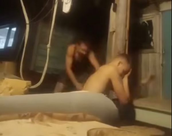 Ρωσία: Του χτυπάει το χέρι με βαριοπούλα για να αποφύγει την επιστράτευση