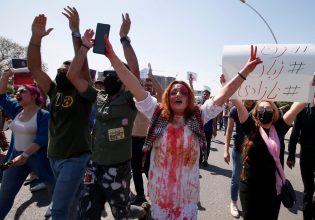 Η μαρτυρία Ιρανής στην Ελλάδα για το μαρτύριο που ζούσε στο Ιράν: «Φόρεσα καπέλο και με συνέλαβαν»