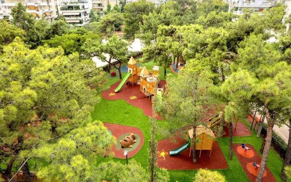 Παιδική χαρά υπερπαραγωγή στη Γλυφάδα