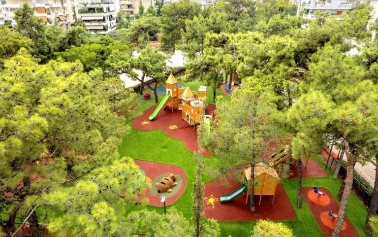 Παιδική χαρά υπερπαραγωγή στη Γλυφάδα