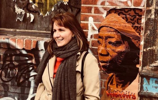 Κωνσταντίνα Ζάνου: «Αυτό που κάνω μόλις ξεκινάω κάθε μάθημα είναι να λέω στους φοιτητές μου να ξεχάσουν ότι έμαθαν στο σχολείο!»