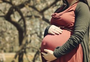 Ινδία: «Ναι» στο δικαίωμα όλων των γυναικών στην άμβλωση