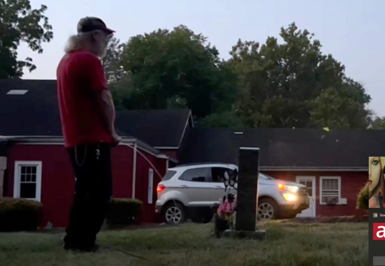 Απίστευτο: Άντρας έκανε την ανάγκη του στον τάφο της πρώην συζύγου του – Τι τον πρόδωσε