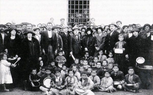 Ρέθυμνο: Από τον μαύρο ουρανό της προσφυγιάς, στον μαυροπίνακα των σχολείων