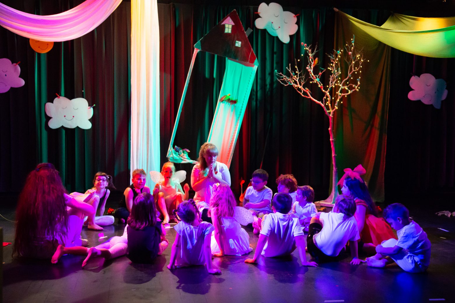 Εργαστήρια θεατρικού παιχνιδιού για παιδιά & εφήβους στο θέατρο 104