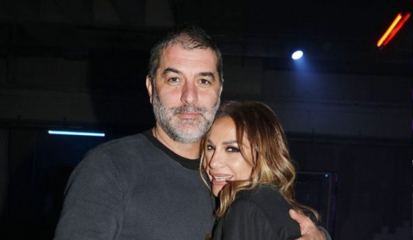 Δέσποινα Βανδή – Βασίλης Μπισμπίκης: Νέα κοινή έξοδος για το ερωτευμένο ζευγάρι – Ποια παράσταση παρακολούθησαν
