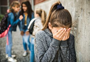 Σεπόλια: Δεκατετράχρονη θύμα bullying από συμμαθητές της – «Με χτυπούσαν με βρίζανε»