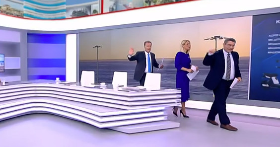 Χαμός στον «αέρα» εκπομπής: Έφυγαν οι παρουσιαστές και εκείνοι ακόμη τσακωνόντουσαν