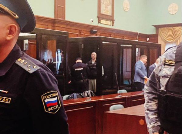 Ρωσία: Σε 22 χρόνια φυλάκιση για προδοσία καταδικάστηκε ο Ρώσος δημοσιογράφος Ιβάν Σαφρόνοφ