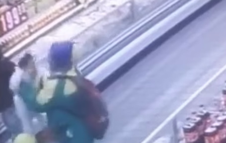 Νότια Αφρική: Βίντεο σοκ με την αρπαγή βρέφους από καρότσι σούπερ μάρκετ