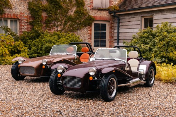 Caterham Super Seven 600 και 2000: Retrolicious…