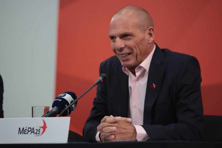 Live η συνέντευξη Τύπου του Γιάνη Βαρουφάκη από την ΔΕΘ