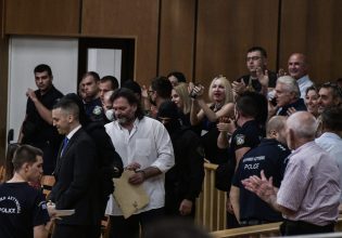 Δίκη Χρυσής Αυγής: Φασίστες προκαλούν μέσα στη δικαστική αίθουσα – «Μαζέψτε τους» φώναζε η Μάγδα Φύσσα