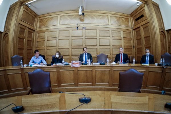 Υποκλοπές: Καμία επισύνδεση πολιτικού δεν είναι νόμιμη – Δεν καταστρέφεται φάκελος χωρίς εντολή – Τι είπε ο Ρουμπάτης