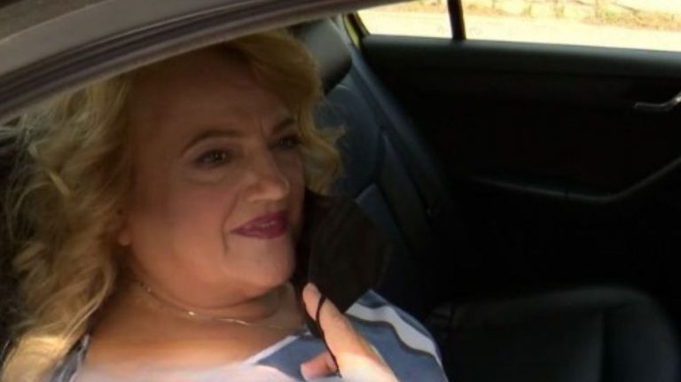 Σοκαρισμένη η Ελένη Καστάνη: «Αν απολύθηκα, πείτε το, να το μάθω από εσάς»