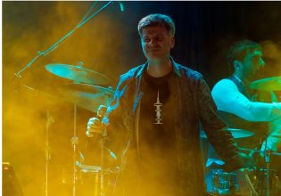 Ο Φοίβος Δεληβοριάς με τα νέα τραγούδια του απόψε στην Τεχνόπολη