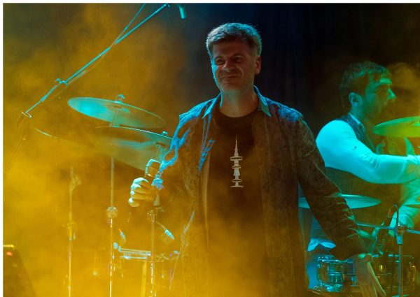 Ο Φοίβος Δεληβοριάς με τα νέα τραγούδια του απόψε στην Τεχνόπολη