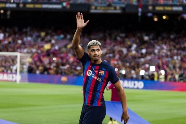 Μπαρτσελόνα: Θα αποζημιωθεί από τη FIFA για τον τραυματισμό του Αραούχο, υπό όρους