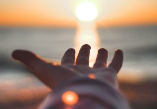 Γερμανία: Αναζητώντας ενεργειακή… σωτηρία από τον ήλιο