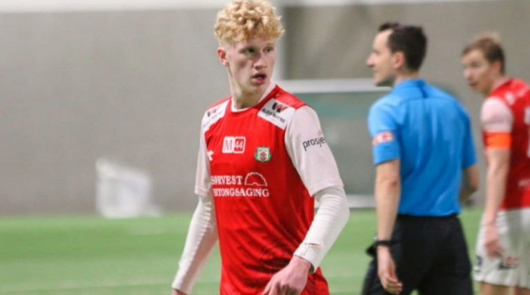 Ο ξάδερφος του Χάαλαντ πέτυχε ένα μυθικό γκολ πίσω από το κέντρο (vid)