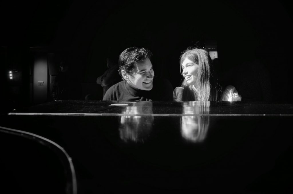 «Maestro»: Έρχεται τον Οκτώβριο στο MEGA – Αποκλειστικές εικόνες από τα γυρίσματα